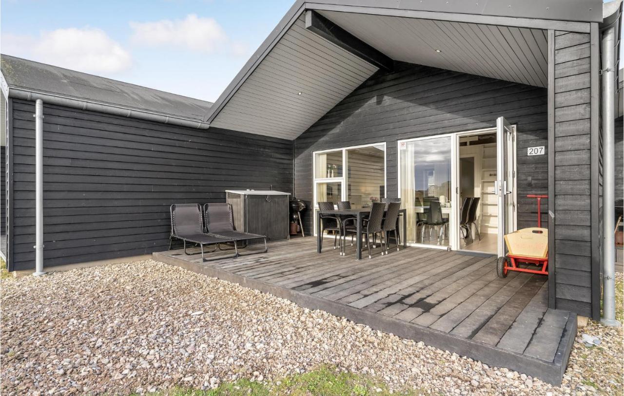 Awesome Home In Ringkobing With Kitchen Sondervig Exterior photo